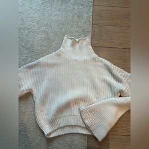 White/Cream Cropped Knit Sweater